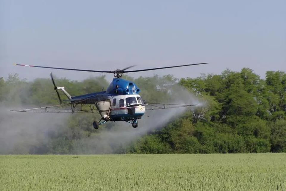 Экопатруль поймал в Ровенской области сельхозвертолет