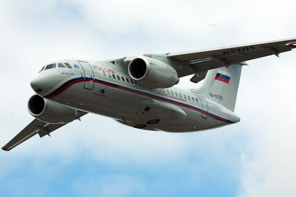 Азаров назвал сложными переговоры с Россией по сотрудничеству в авиастроении