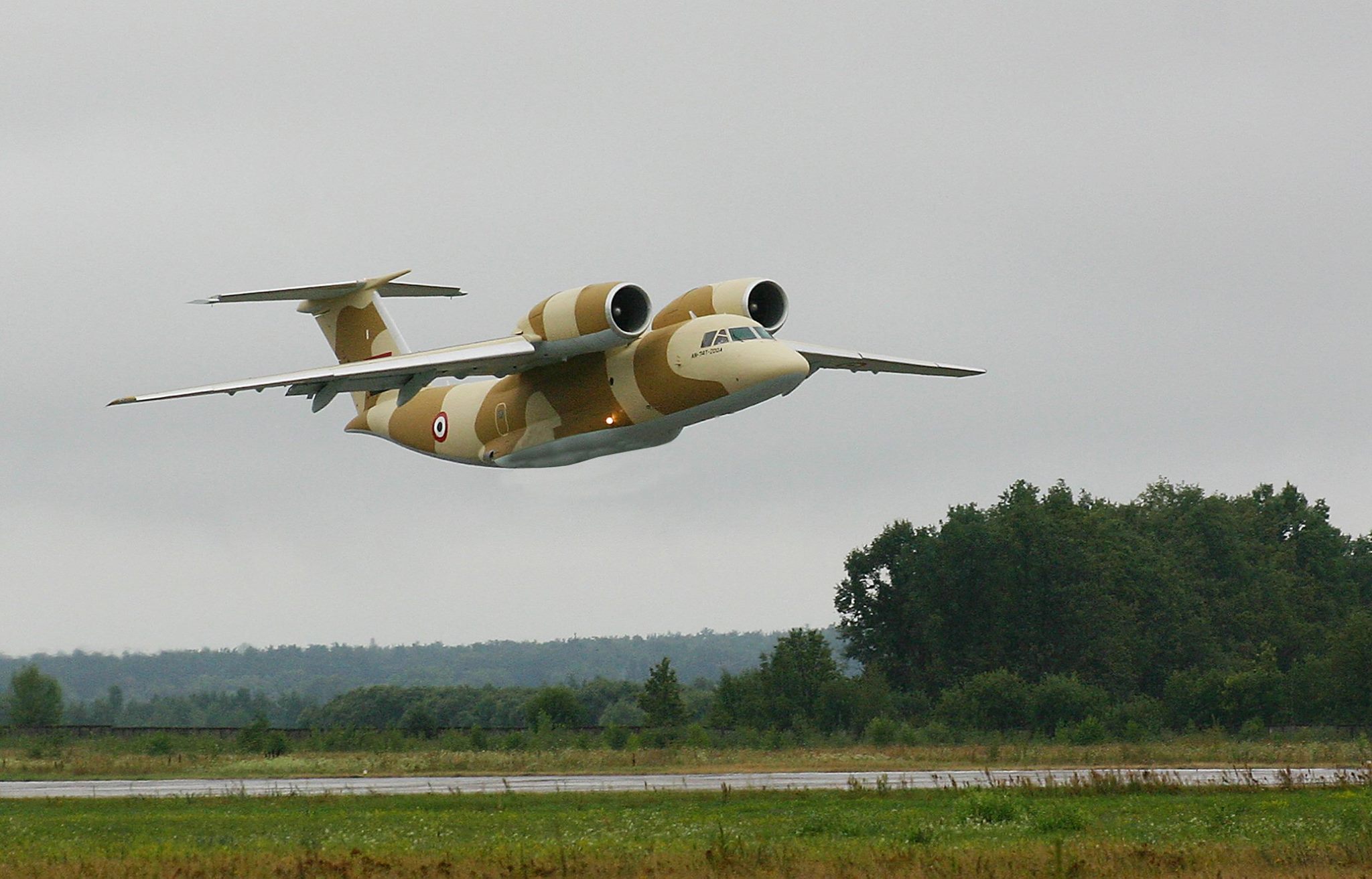 В Харькове для Египта провели техобслуживание самолета Ан-74 