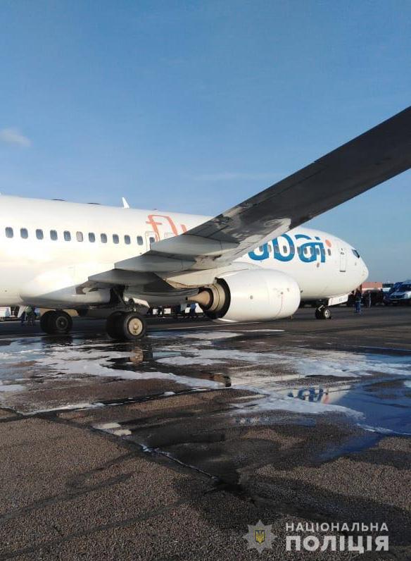 После ЧП в аэропорту Одессы пассажиры будут судиться с авиакомпанией