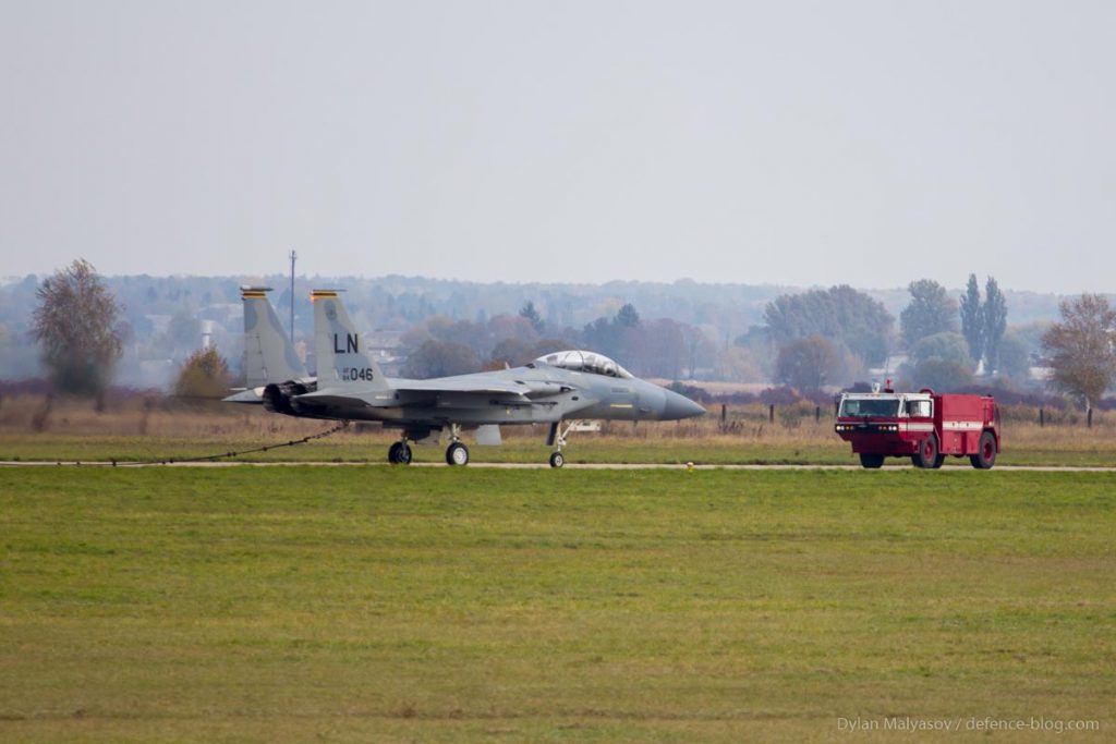 F-15 совершил аварийную посадку во время учений 