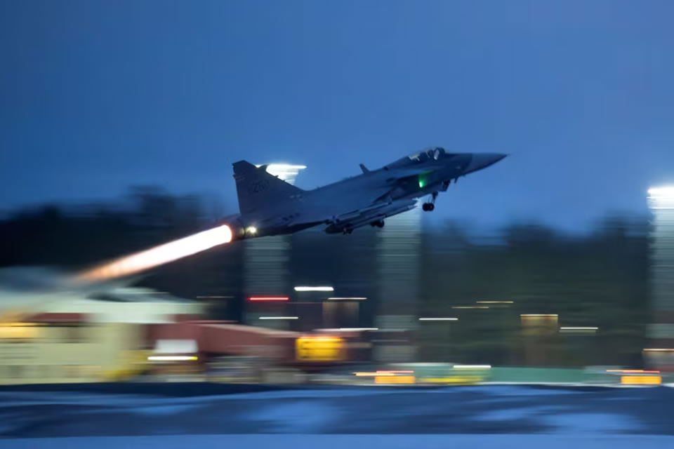 Україна веде переговори про закупівлю F-16, Gripen і Rafale - Зеленський Image