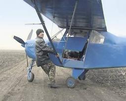В Днепропетровской области пенсионер собственноручно собрал самолет