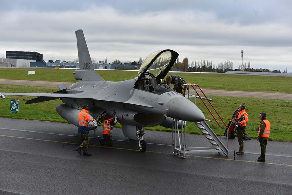 У Румунії формують навчальний центр для українських пілотів F-16 - Ігнат