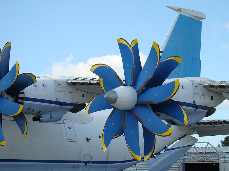 Первый серийный военно-транспортный самолет Ан-70 будет выпущен Киевским авиазаводом в 2013 году
