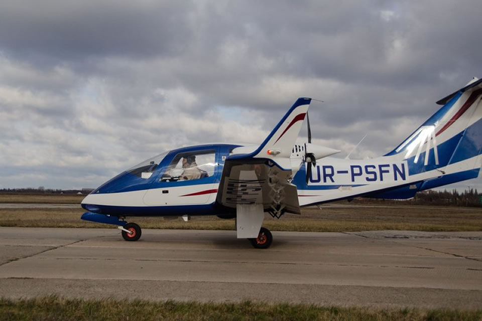 В Одессе представили новый самолет для аэротакси