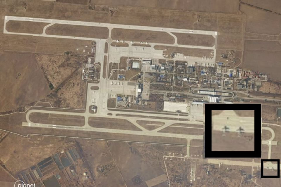 Супутниковий знімок турецьких літаків на стоянці в аеропорту Бориспіль