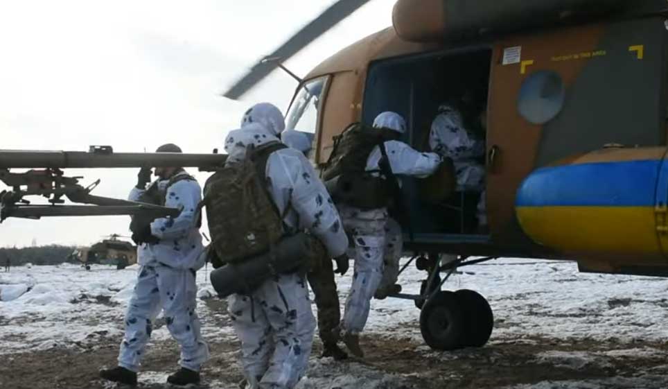 Воїни ДШВ відпрацьовують тактичні дії із залученням вертольотів армійської авіації